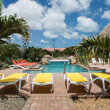 Camacuri Apartments Oranjestad Exterior photo