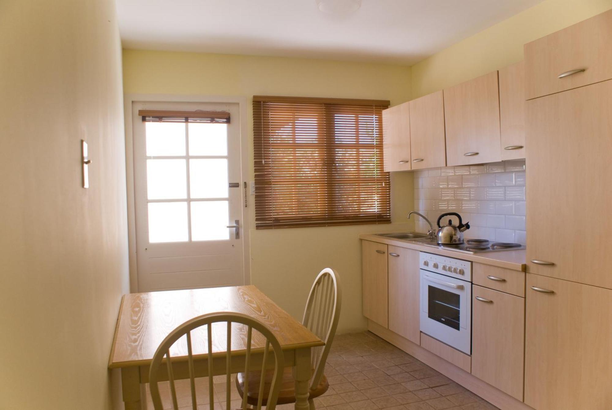 Camacuri Apartments Oranjestad Room photo