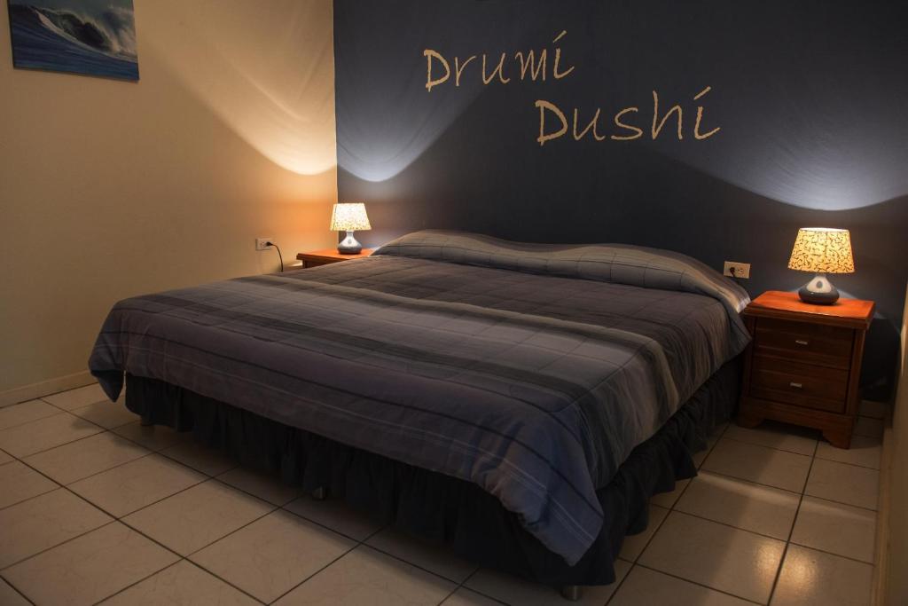 Camacuri Apartments Oranjestad Room photo