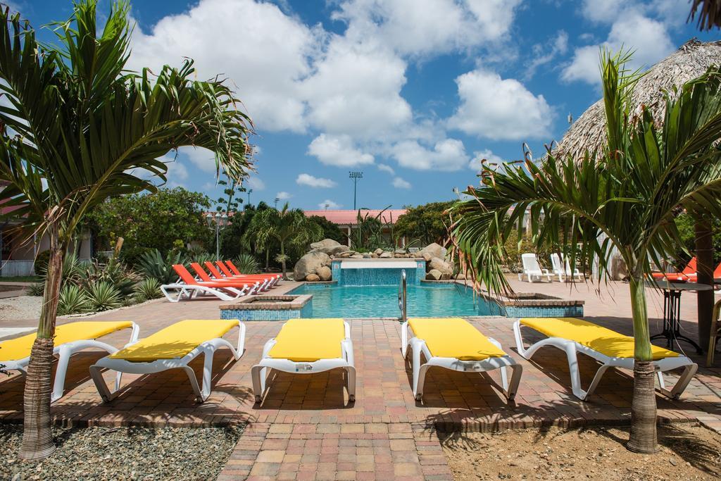 Camacuri Apartments Oranjestad Exterior photo